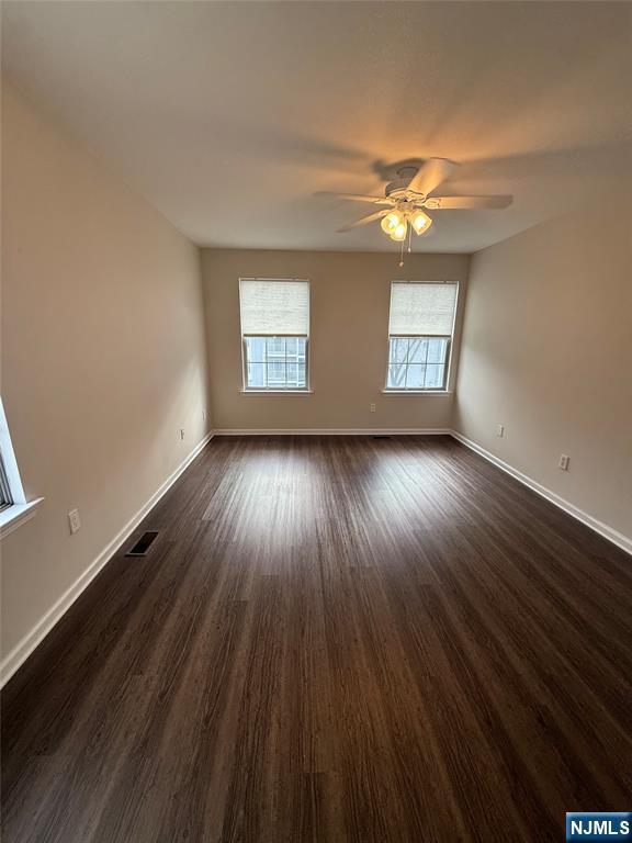 Building Photo - 686 Plum Terrace