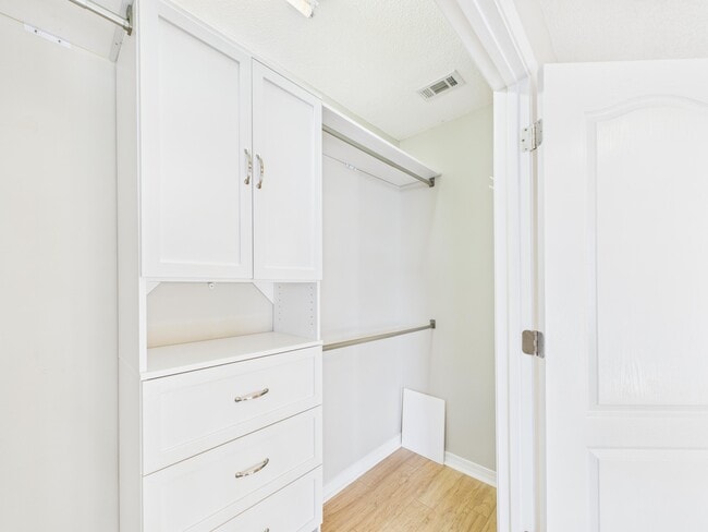 Building Photo - 1912 Spiller Way