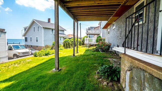 Building Photo - 188 Endicott Ave