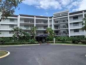 Building Photo - 16171 Blatt Blvd