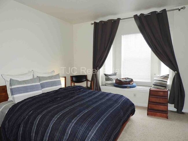 Building Photo - 8410 E 29th Ave