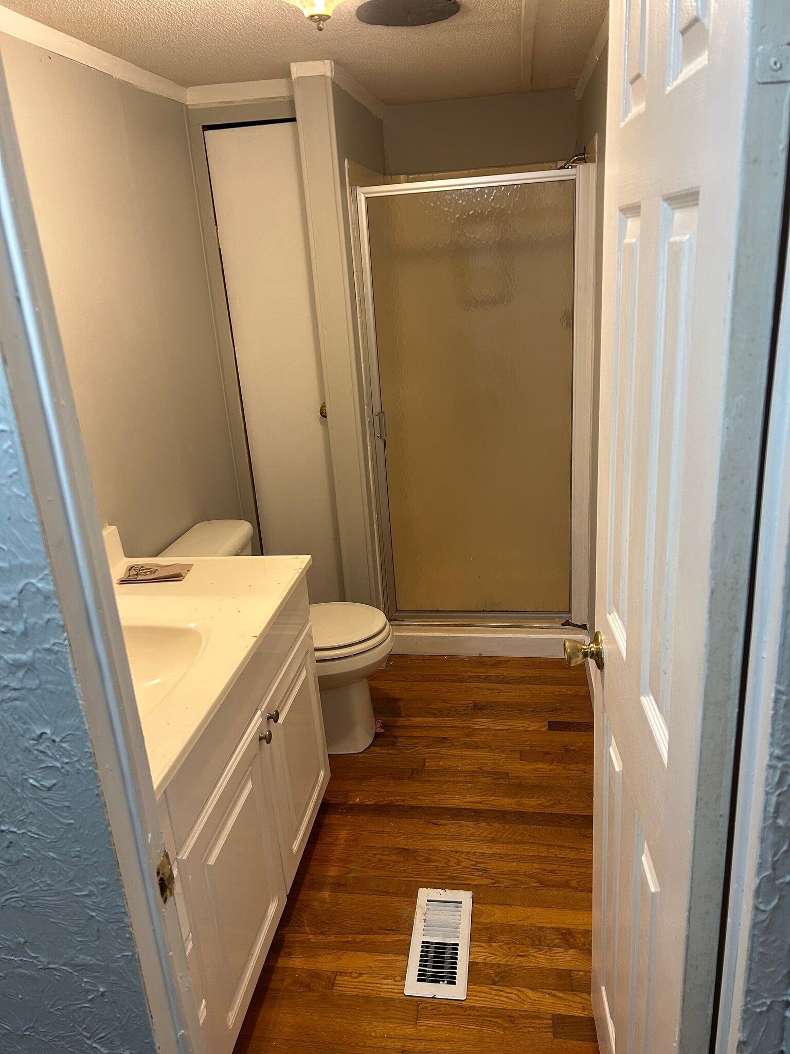 Bathroom - 503 Vanzant Rd