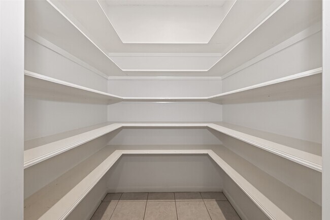 Building Photo - 1506 Apple Park Dr