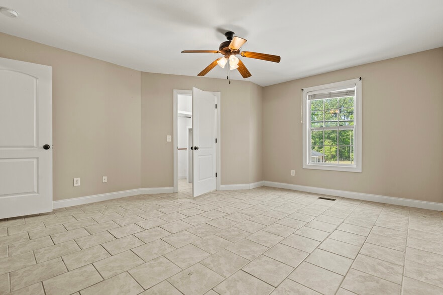 Building Photo - 3090 S Cashua Dr