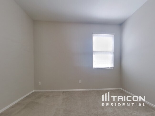 Building Photo - 29957 W Mitchell Ave