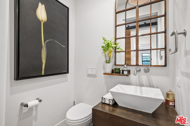 Building Photo - 2230 Malcolm Ave