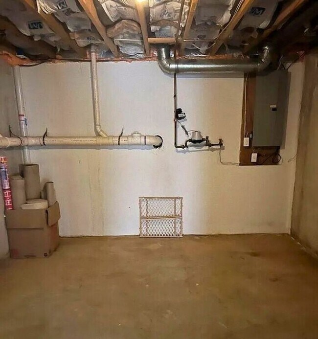 Building Photo - 3 Bedroom 2.5 bath End-Unit Orchard Valley Townhome in Kennett Square