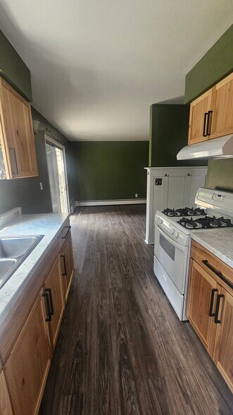 Primary Photo - 2525 McKee Ave SW