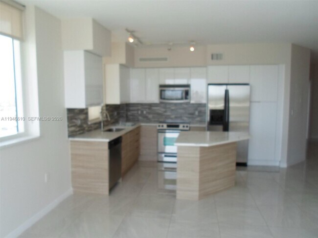 Building Photo - 1745 E Hallandale Beach Blvd