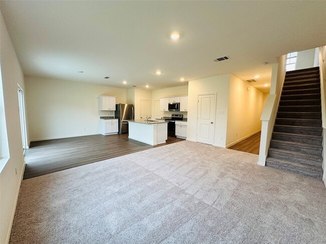 Building Photo - 14850 Calderon Dr
