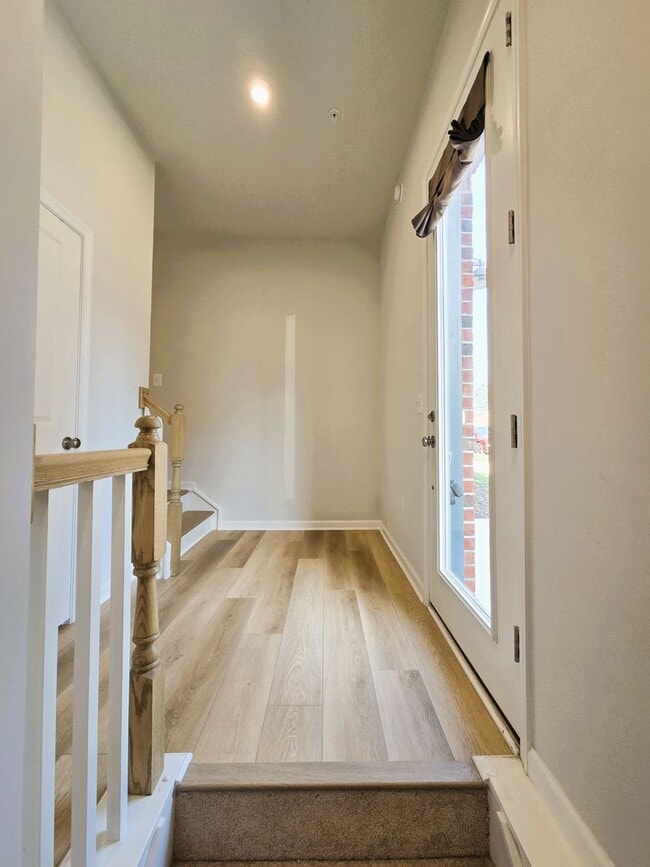 Building Photo - Newer ground level condo in Coalfield Station located in highly desireable Midlothian.