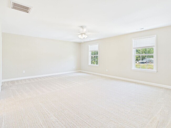 Building Photo - 1700 Dinwiddie Ave