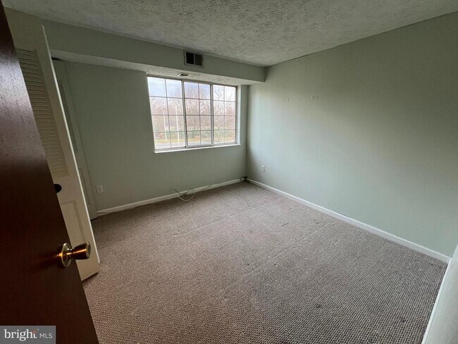 Building Photo - 12201 Peach Crest Dr