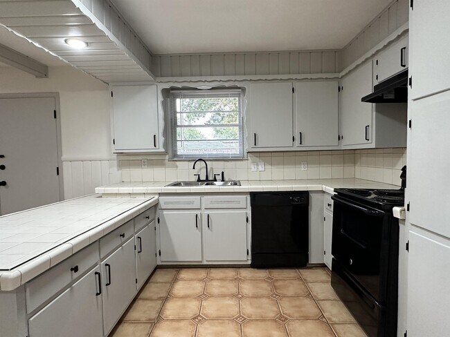 Building Photo - 3607 56th St