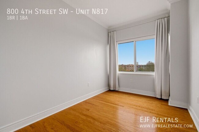 Building Photo - 800 4th St SW