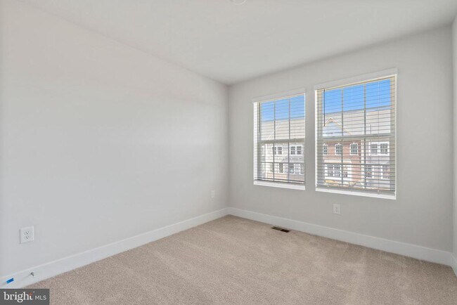 Building Photo - 1830 Parham Wy