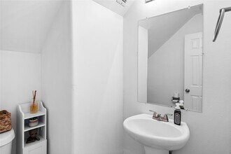 Building Photo - 2515 Bammelwood Dr