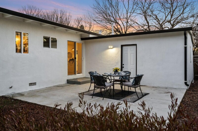Building Photo - 1544 Cross Way