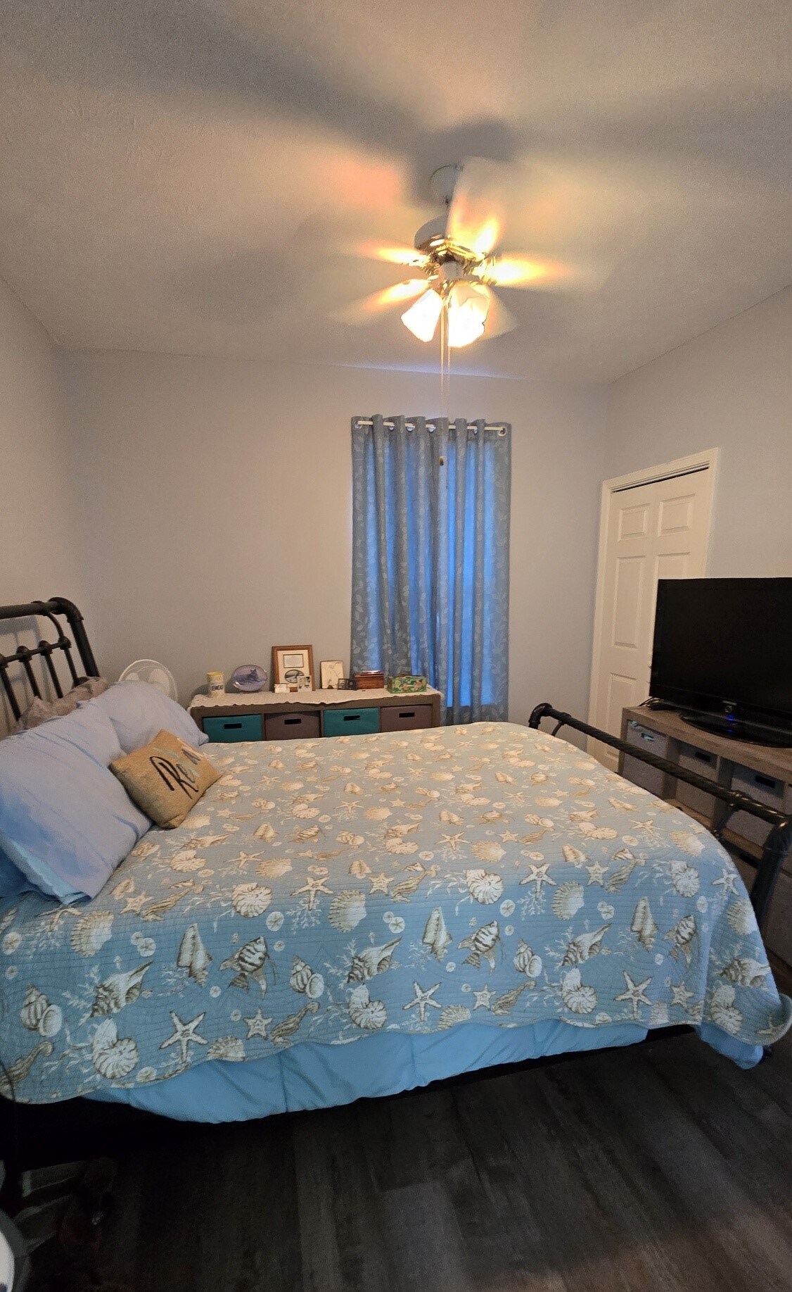 Master bedroom - 480 River Oaks Dr