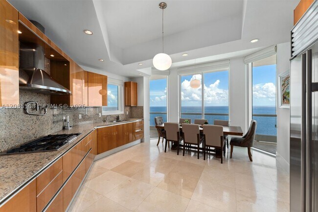 Building Photo - 16047 Collins Ave