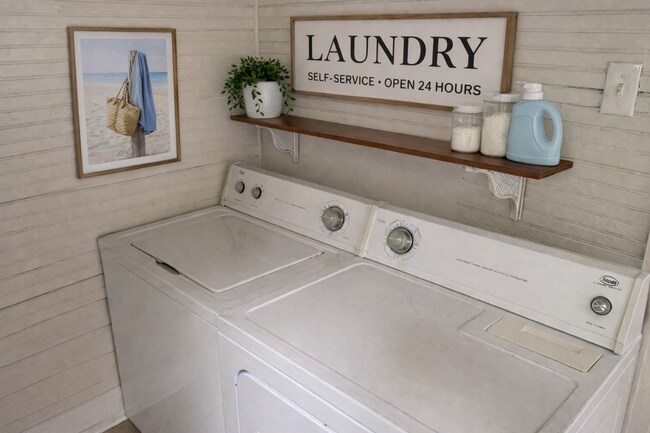 Building Photo - Kentucky Blue House Available in August 2025!