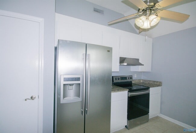 Building Photo - 215 Cypress Creek Dr