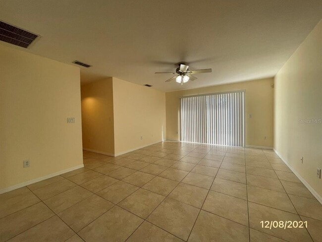 Building Photo - 551 Farmingham Ct