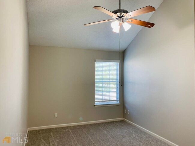 Building Photo - 221 Southwind Ln