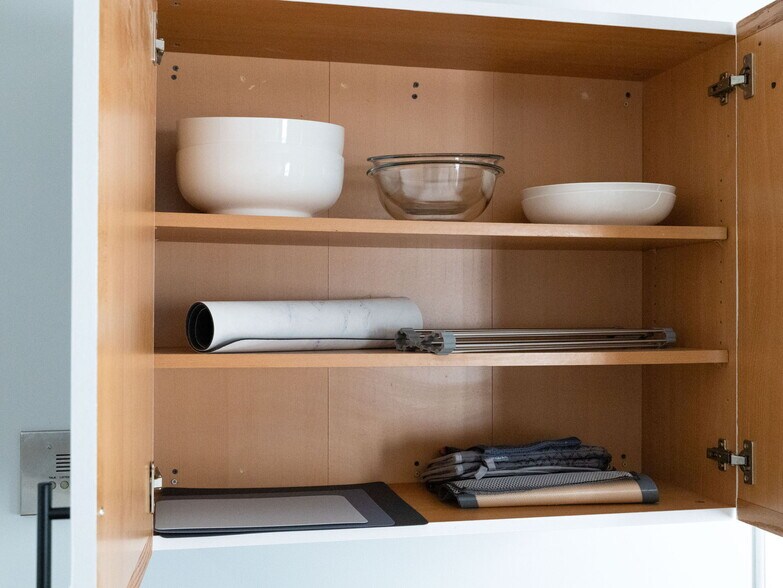 Building Photo - 168 School St