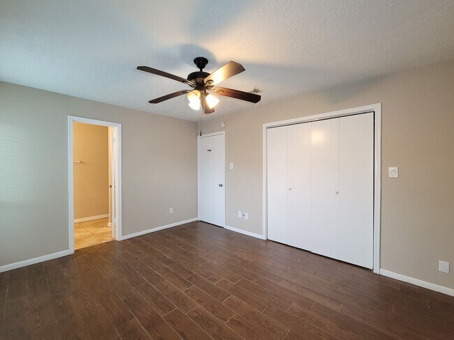 Building Photo - BEAUTIFUL 3 BEDROOM 2 BATH UPDATED HOME WI...