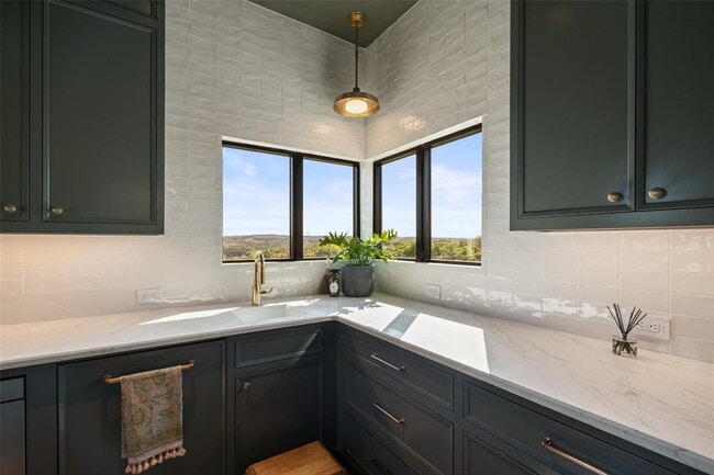 Building Photo - 5914 Cape Coral Dr