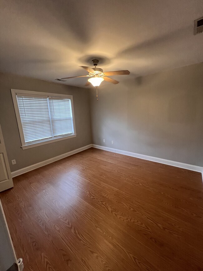 Building Photo - 1223 Hammocks Beach Rd