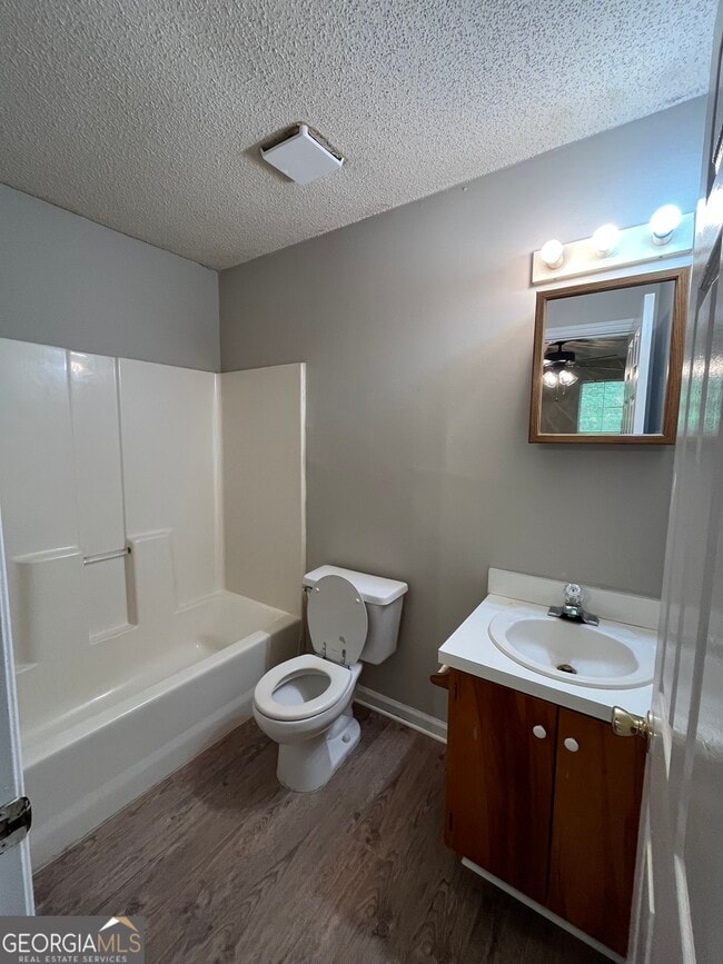 Building Photo - 300 Admiral's Walk Dr