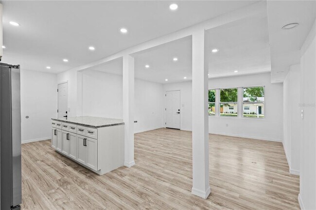 Building Photo - 1435 Eden Dr