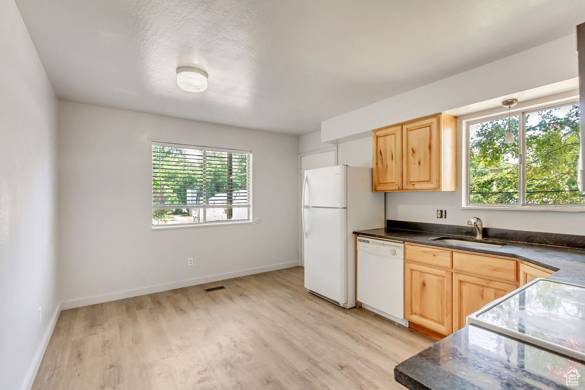 Building Photo - 505 Mansfield Ave S
