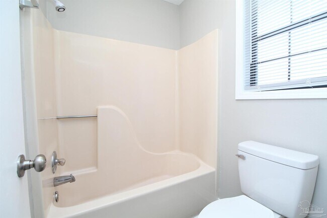 Building Photo - 7649 Old Hickory Dr