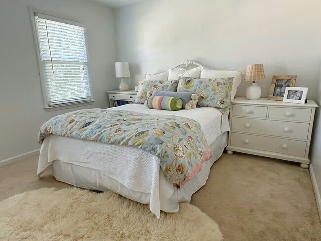 Building Photo - 4462 Cape Cod Dr