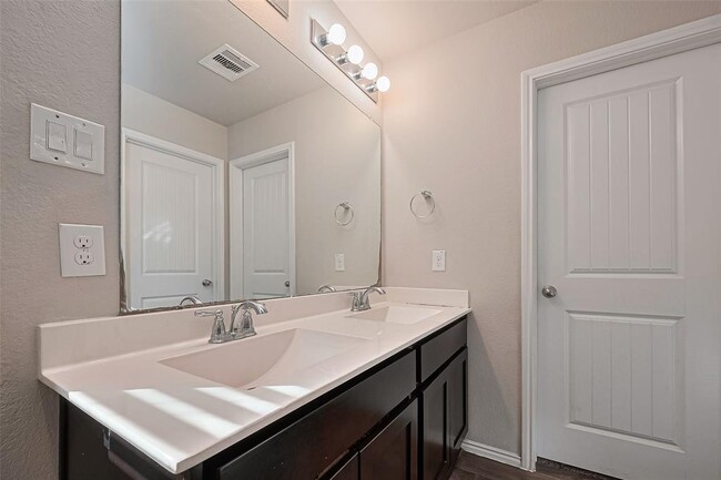 Building Photo - 1819 Bryson Heights Dr
