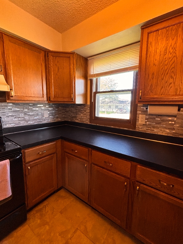 Building Photo - 1702 S 6th Ave