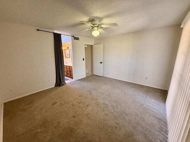 Building Photo - Townhouse on Mesa Del Sol Golf Course