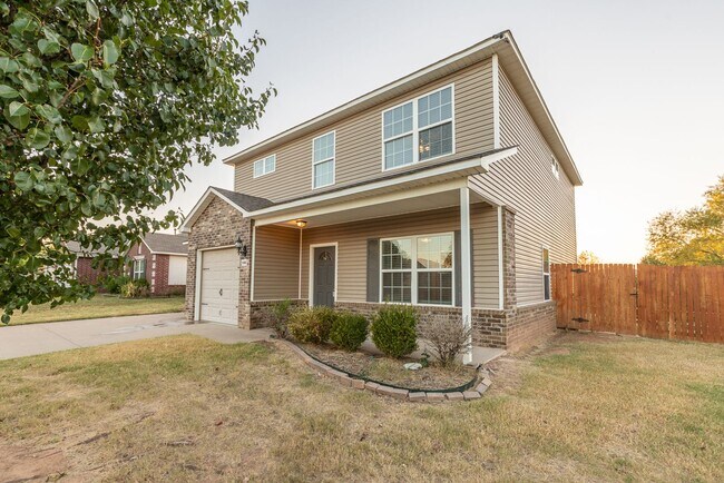 Building Photo - 3 Bed | 2.5 Bath in Broken Arrow!