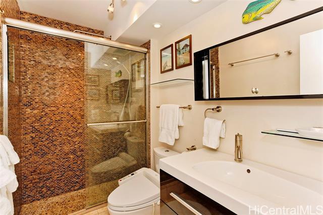 Building Photo - 2345 Ala Wai Blvd