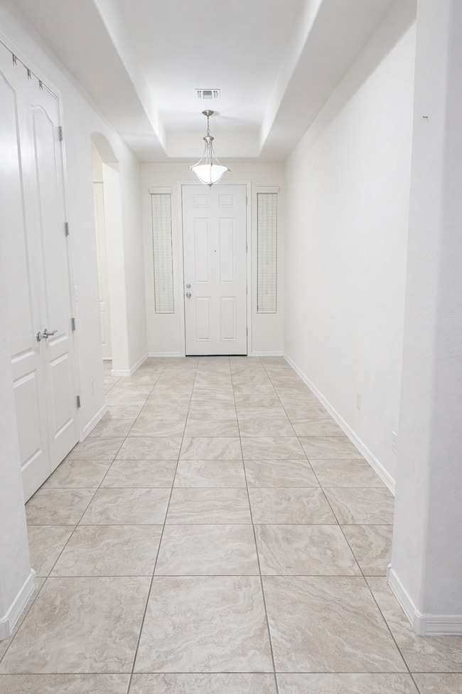 Building Photo - 4070 S Pearl Dr