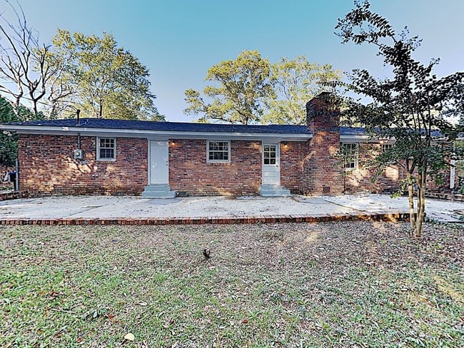 Building Photo - 4200 Oakridge Dr Columbia SC 29204