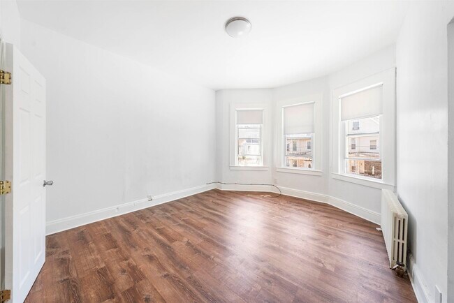Building Photo - 214 50th St