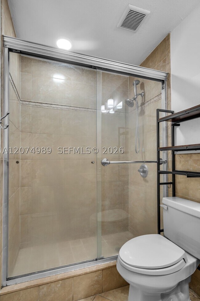 Building Photo - 627 W 68th St