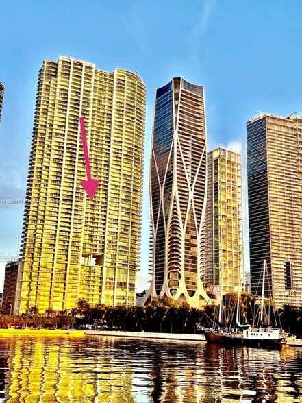 Building Photo - 900 Biscayne