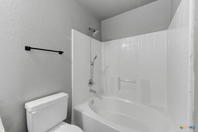 Building Photo - 2321 Terrace Dr
