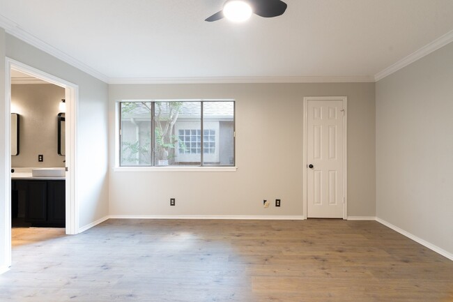 Building Photo - 16817 Brookwood