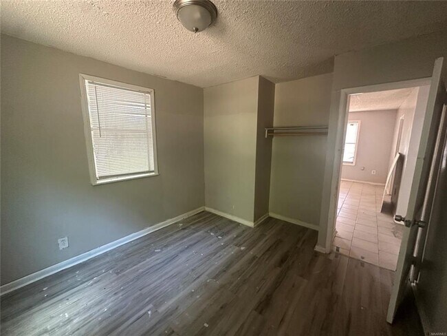 Building Photo - 3208 Caffey Dr